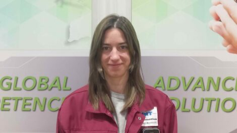 Törékenynek tűnik – mégis egy kemény világban találta meg a helyét