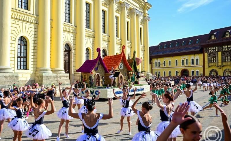 img_Viragba_borult_Debrecen-4